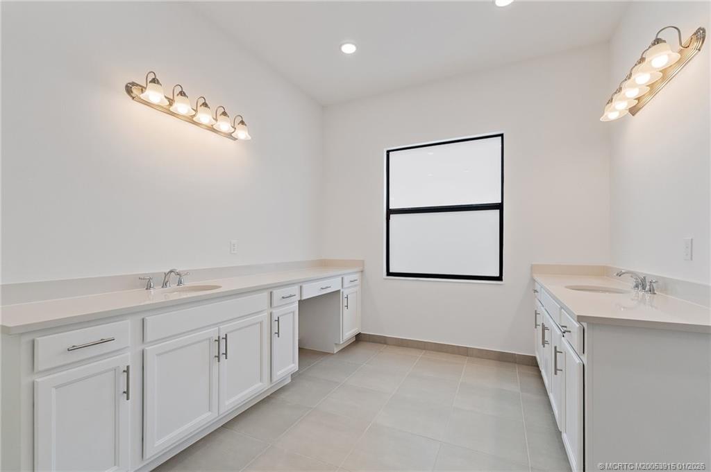 12159 Southwest Songbird Road Port St. Lucie, FL 34987 - Photo 20 of 29 Primary Bathroom