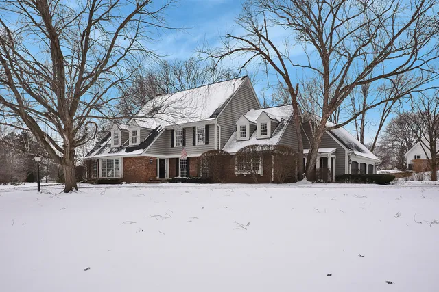 $1,099,000 | 688 Thompson's Way, Inverness, IL 60067