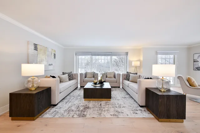 $1,099,000 | 688 Thompson's Way, Inverness, IL 60067