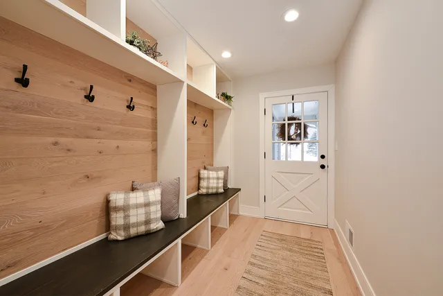 $1,099,000 | 688 Thompson's Way, Inverness, IL 60067