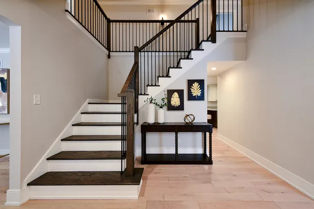 $1,099,000 | 688 Thompson's Way, Inverness, IL 60067