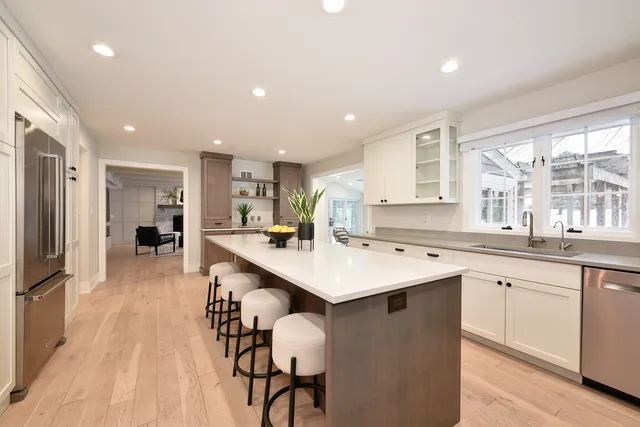 $1,099,000 | 688 Thompson's Way, Inverness, IL 60067