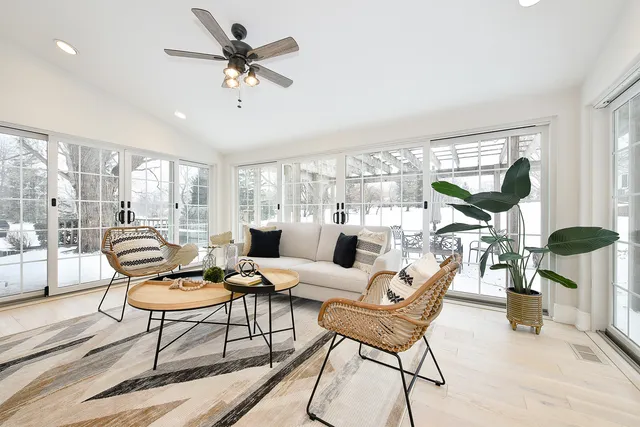 $1,099,000 | 688 Thompson's Way, Inverness, IL 60067