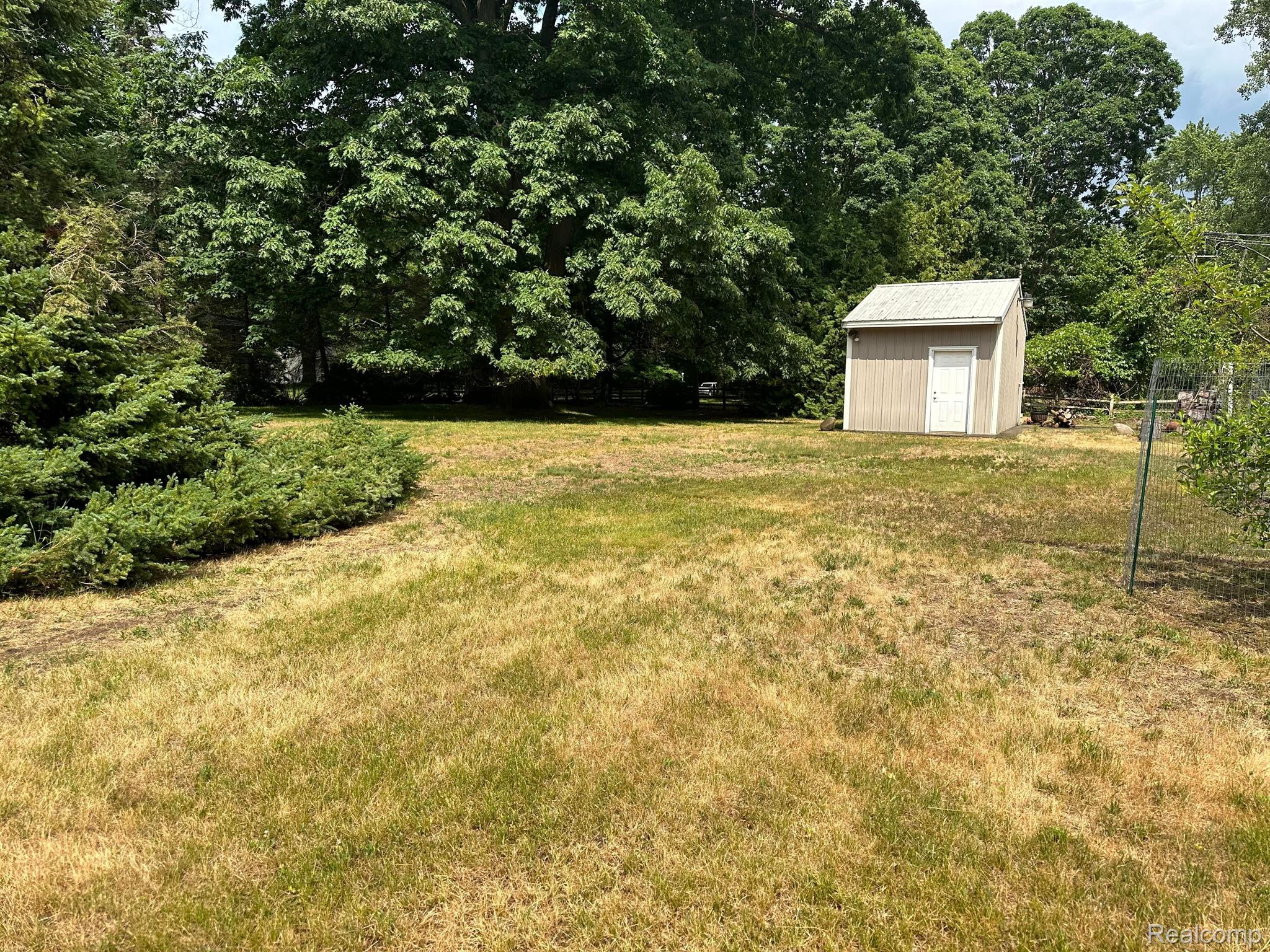32621 Curtis Road Livonia, MI 48152 - Photo 18 of 42 Gallery Image 18