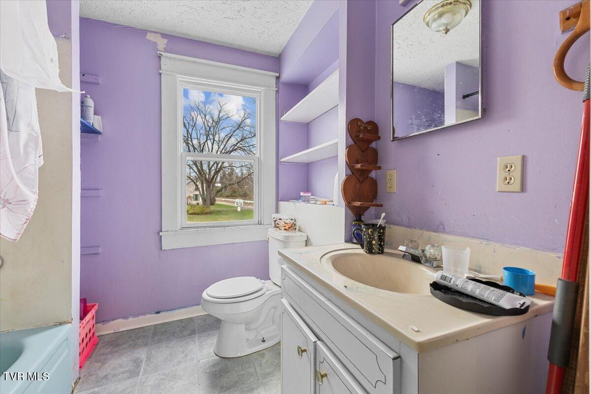 104 Maple Street Glade Spring, VA 24340 - Photo 28 of 42 37-128A9652