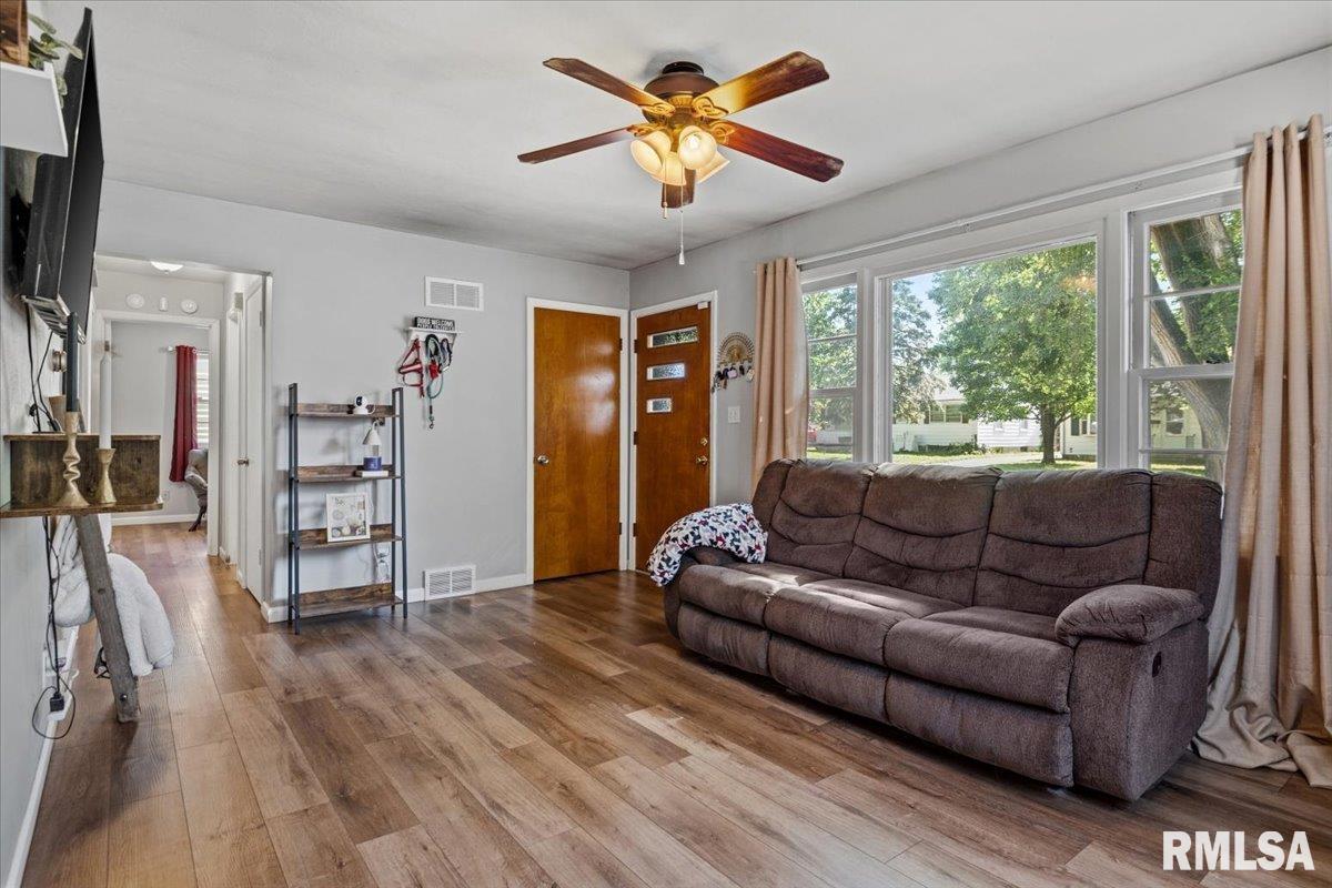 17 Midland Court Springfield, IL 62702 - Photo 7 of 23