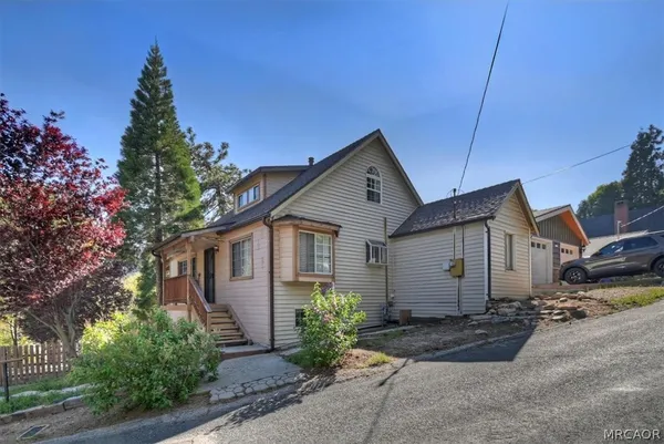 $359,000 | 23723 Hillside Drive, Crestline, CA 92325