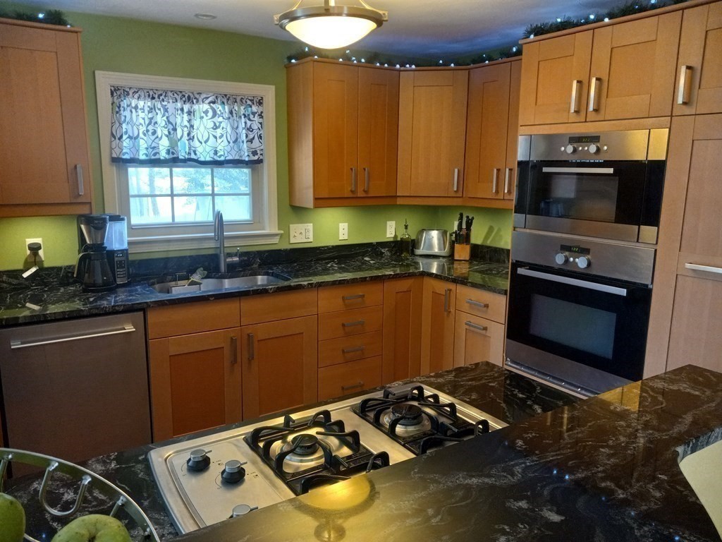 16 Haverstock Road Franklin, MA 02038 - Photo 12 of 37 Gallery Image 12