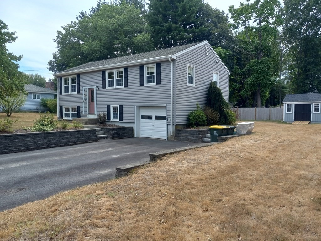16 Haverstock Road Franklin, MA 02038 - Photo 3 of 37 Gallery Image 3