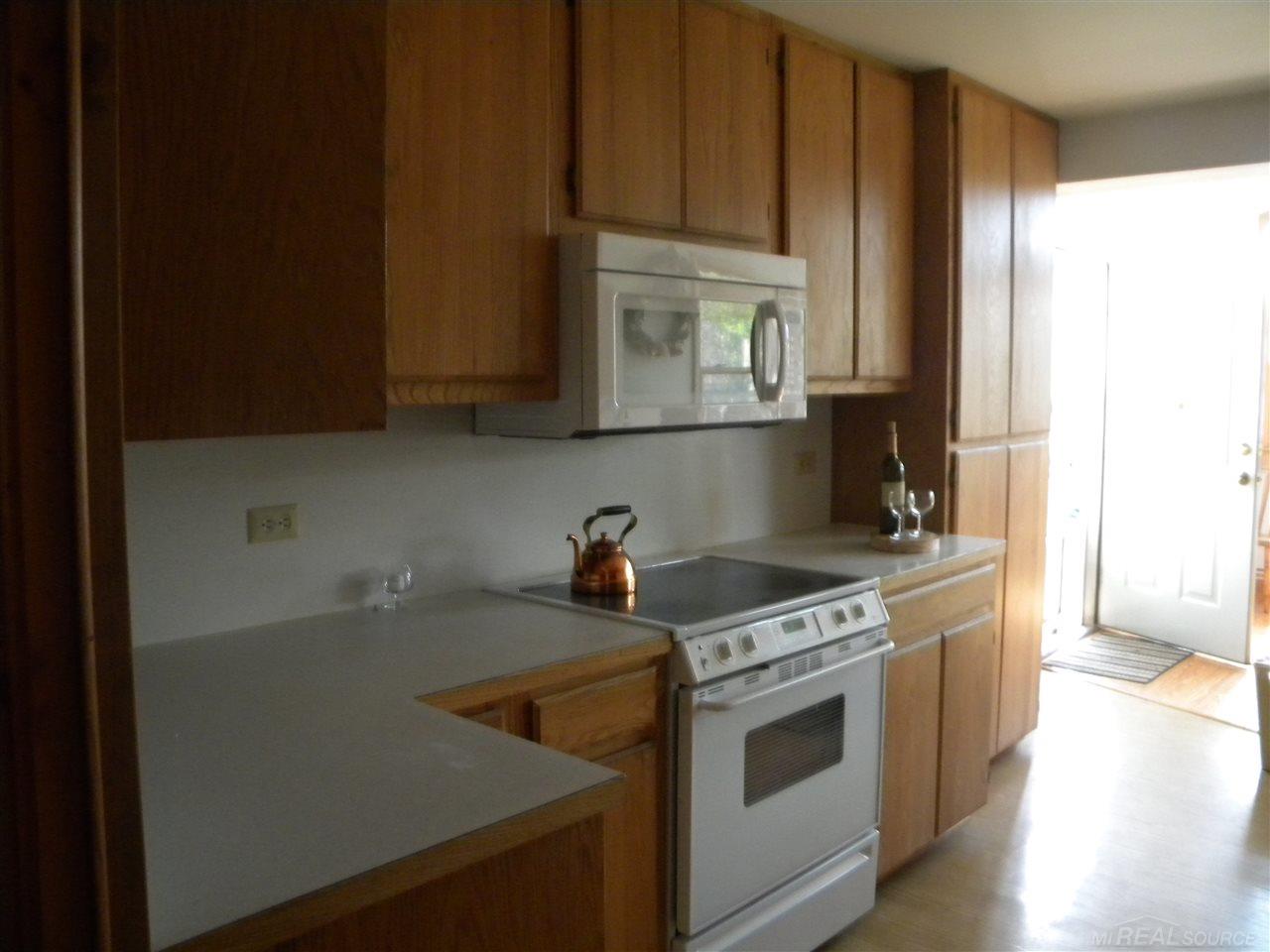 4172 North Lakeshore Road Deckerville, MI 48427 - Photo 10 of 12 31243398-9.JPG