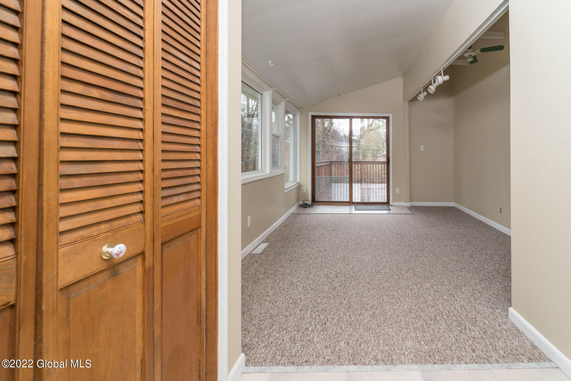 19 Wellington Road Bethlehem, NY 12054 - Photo 13 of 45 016-19-Wellington-Rd