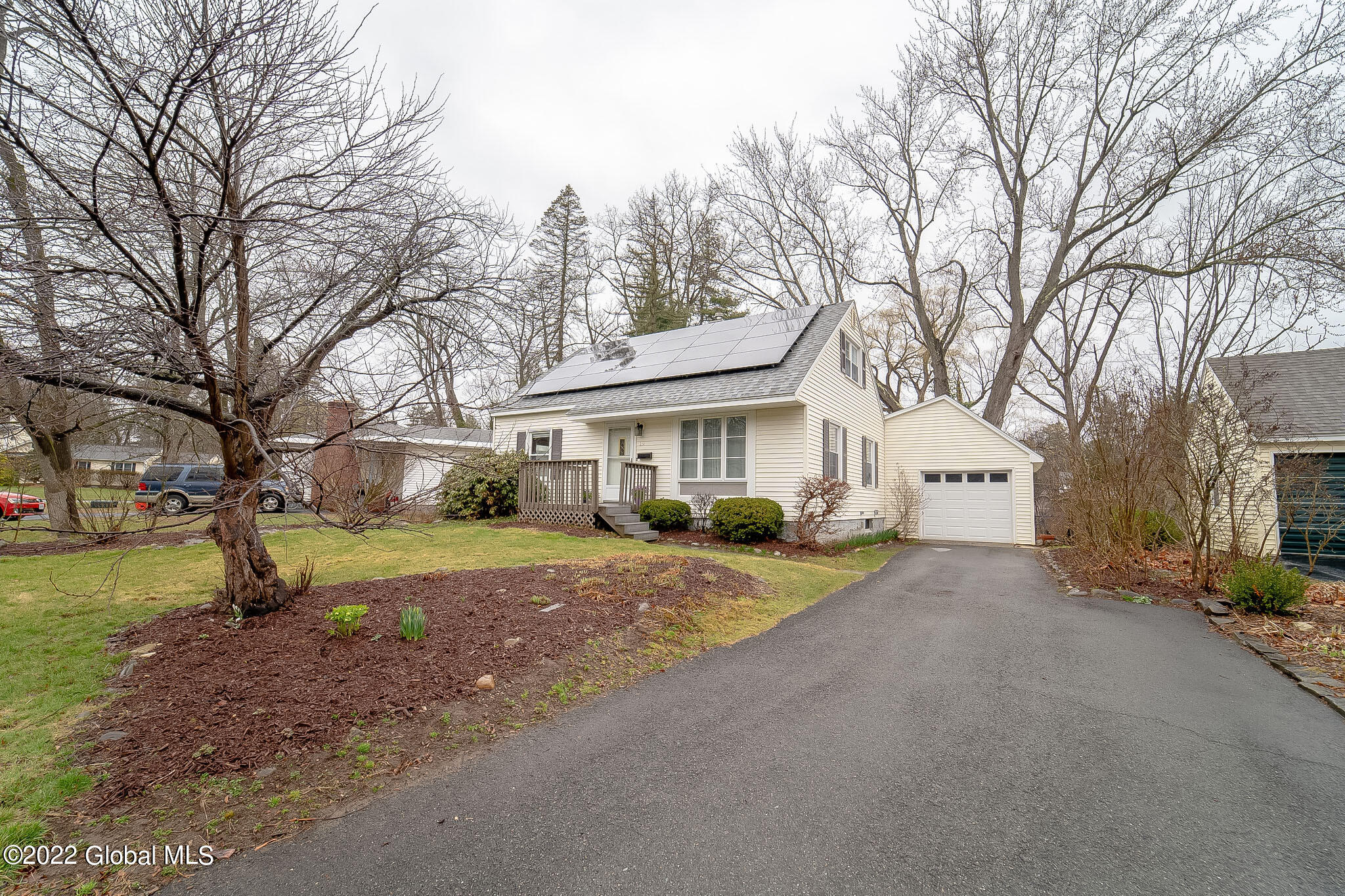 19 Wellington Road Bethlehem, NY 12054 - Photo 2 of 45 002-19-Wellington-Rd