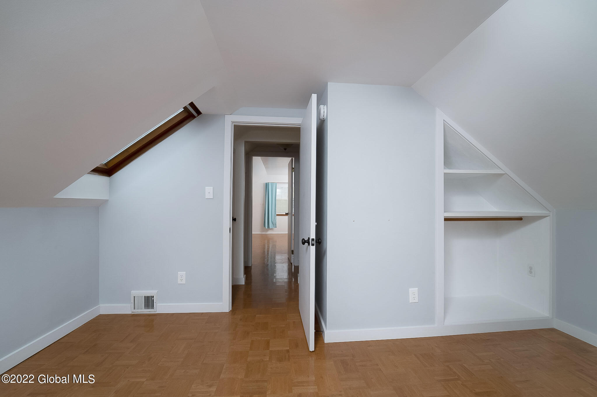 19 Wellington Road Bethlehem, NY 12054 - Photo 28 of 45 047-19-Wellington-Rd