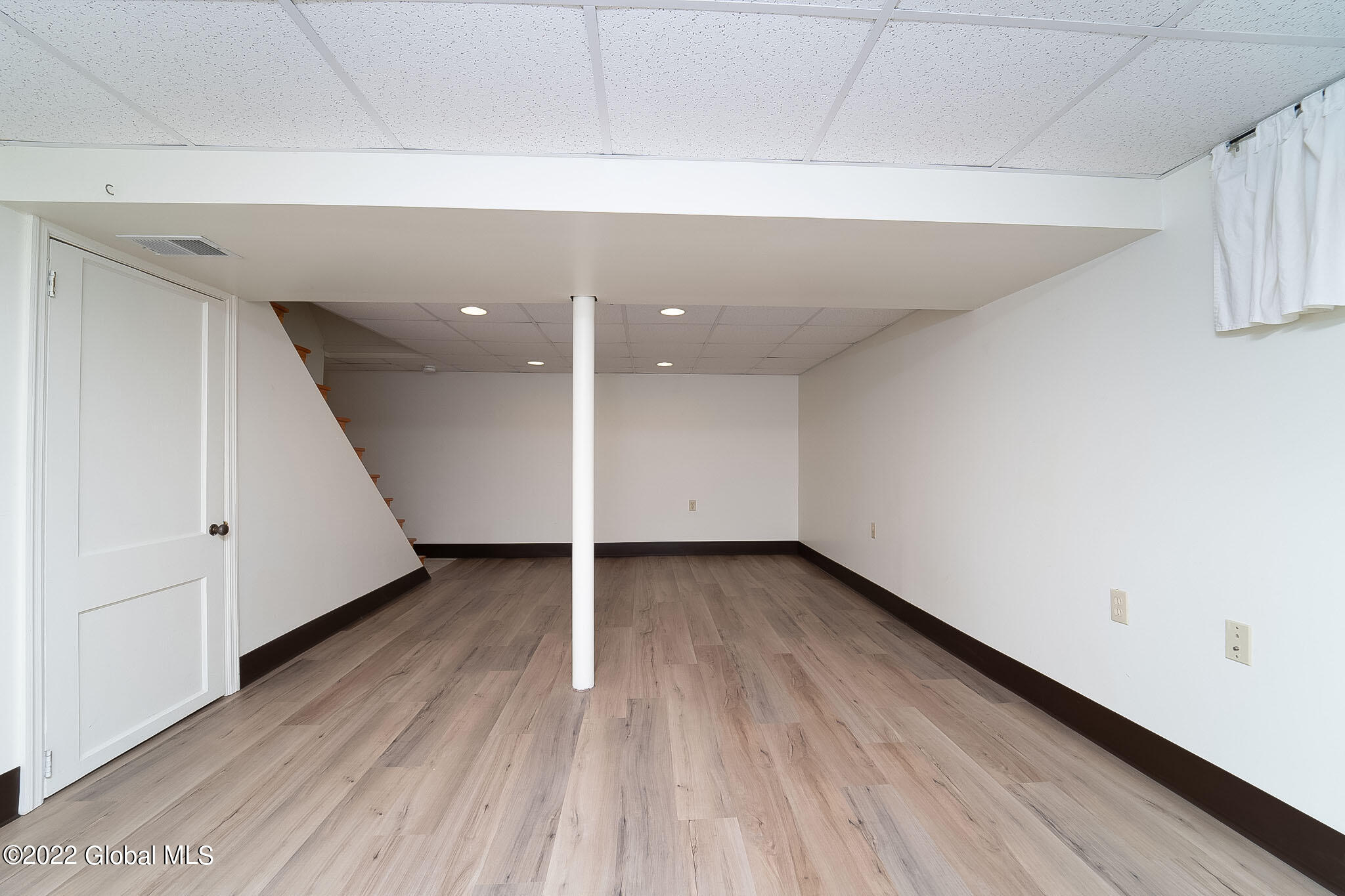 19 Wellington Road Bethlehem, NY 12054 - Photo 35 of 45 040-19-Wellington-Rd