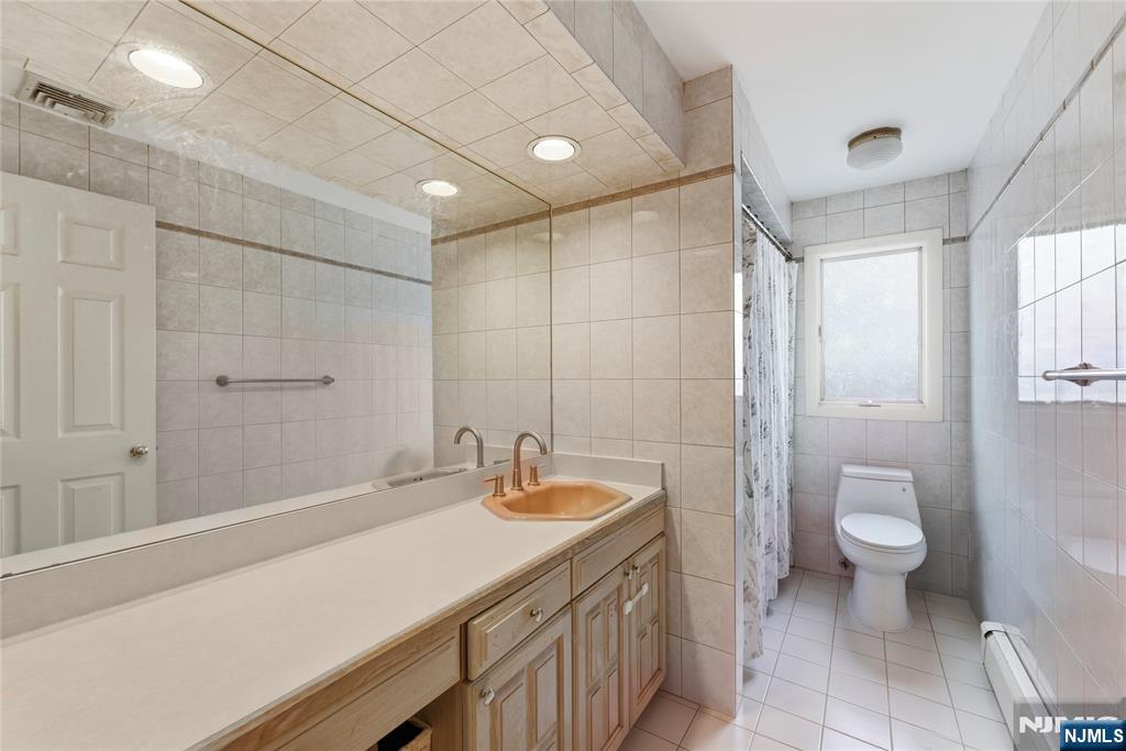 767 Kingsland Avenue Ridgefield, NJ 07657 - Photo 16 of 49