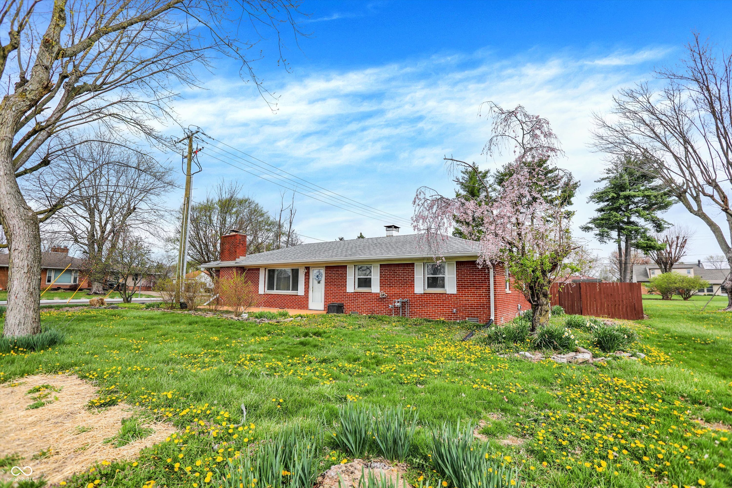 639 Averitt Road Greenwood, IN 46142 - Photo 3 of 31