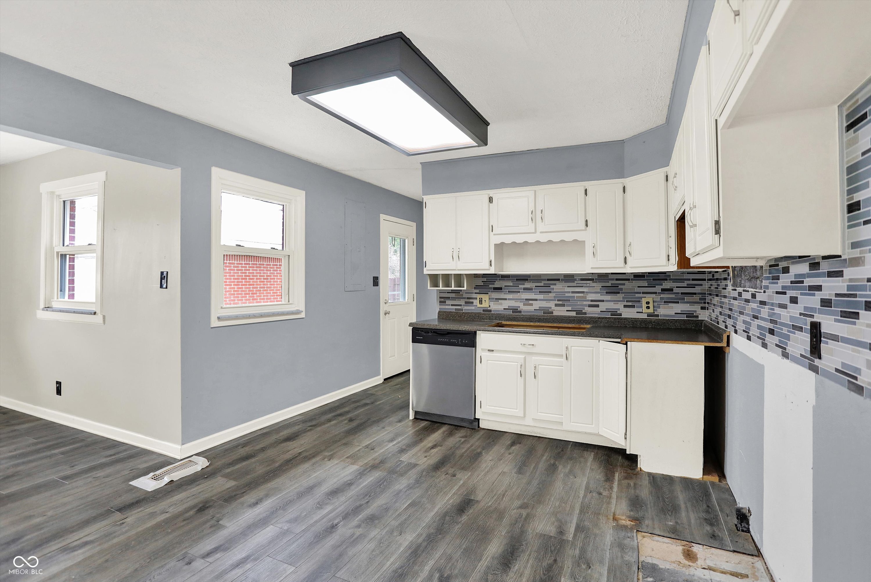 639 Averitt Road Greenwood, IN 46142 - Photo 6 of 31