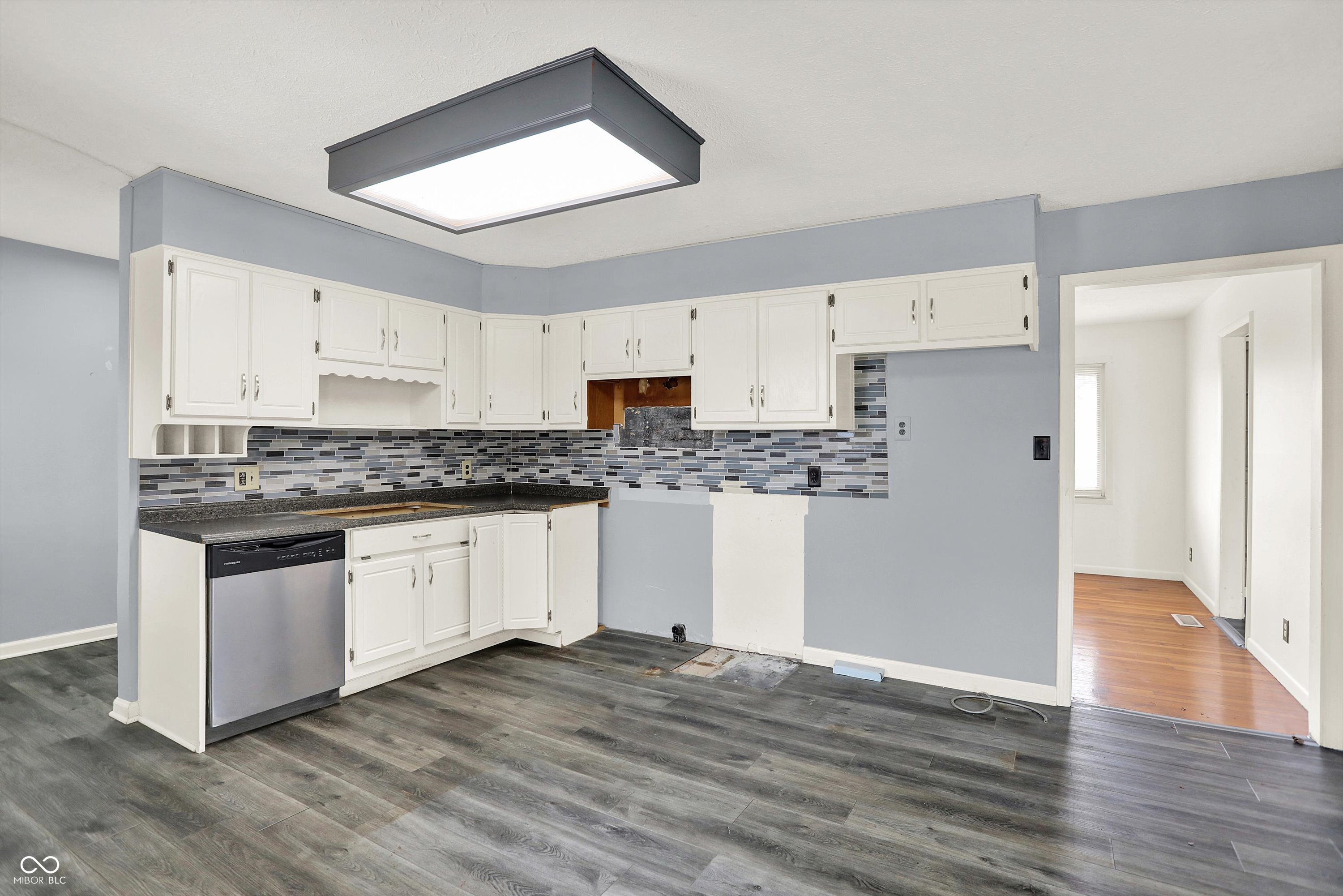 639 Averitt Road Greenwood, IN 46142 - Photo 7 of 31