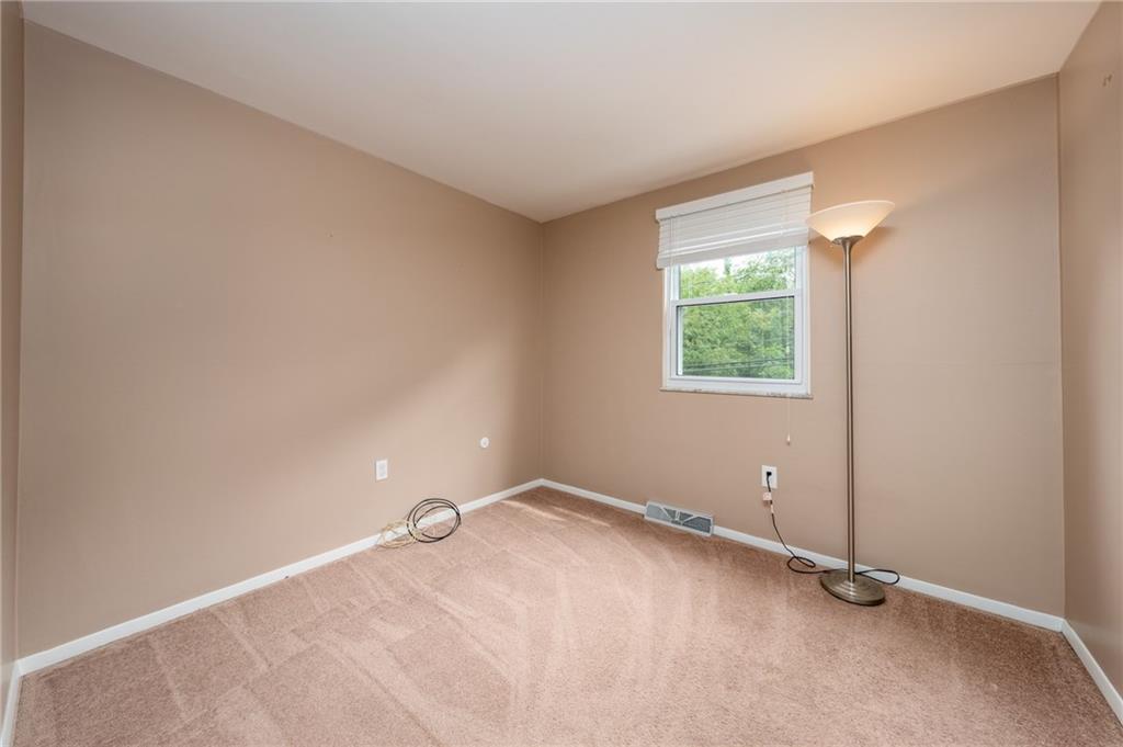 94 Buckhill Road Pittsburgh, PA 15237 - Photo 16 of 25 Gallery Image 16