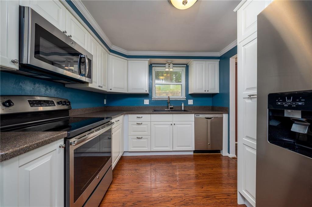 94 Buckhill Road Pittsburgh, PA 15237 - Photo 3 of 25 Gallery Image 3