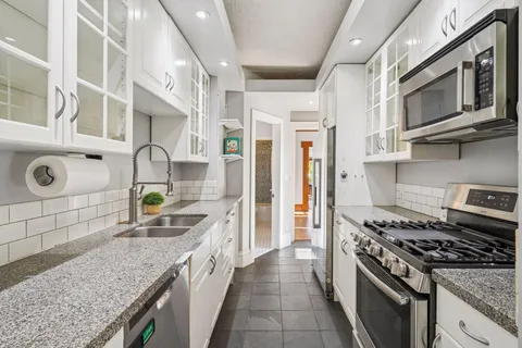 $209,900 | 4104 Bryant Avenue South, Unit 202, Minneapolis, MN 55409