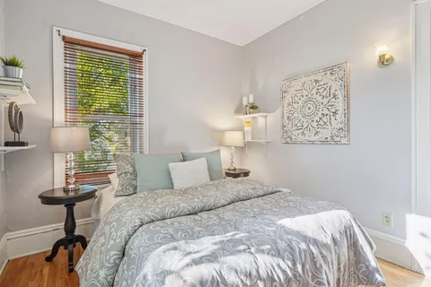 $209,900 | 4104 Bryant Avenue South, Unit 202, Minneapolis, MN 55409