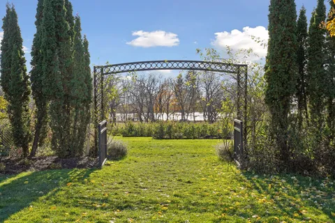 $209,900 | 4104 Bryant Avenue South, Unit 202, Minneapolis, MN 55409