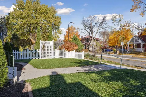 $209,900 | 4104 Bryant Avenue South, Unit 202, Minneapolis, MN 55409