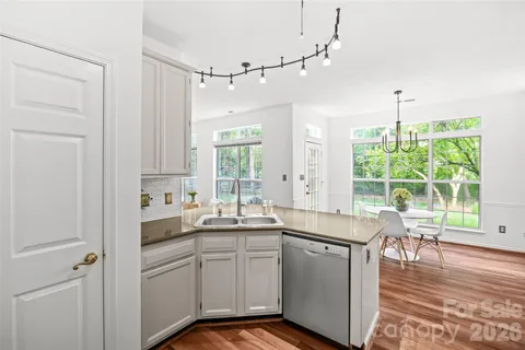 $515,000 | 3213 Crescent Knoll Drive, Matthews, NC 28105