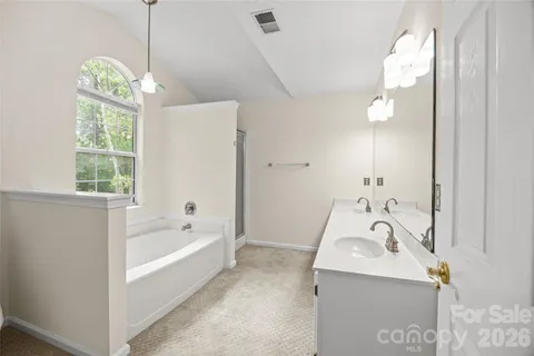 $515,000 | 3213 Crescent Knoll Drive, Matthews, NC 28105