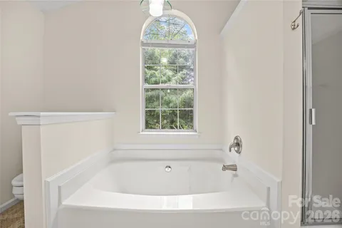 $515,000 | 3213 Crescent Knoll Drive, Matthews, NC 28105