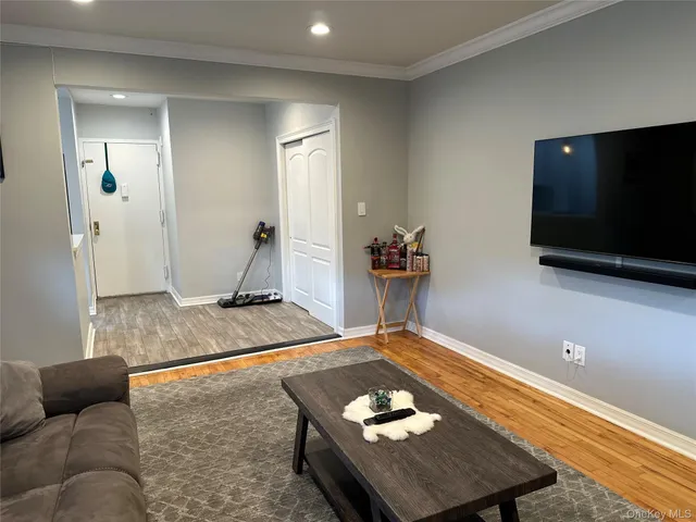 $399,000 | 91 Tulip Avenue, Unit E2, Floral Park, NY 11001