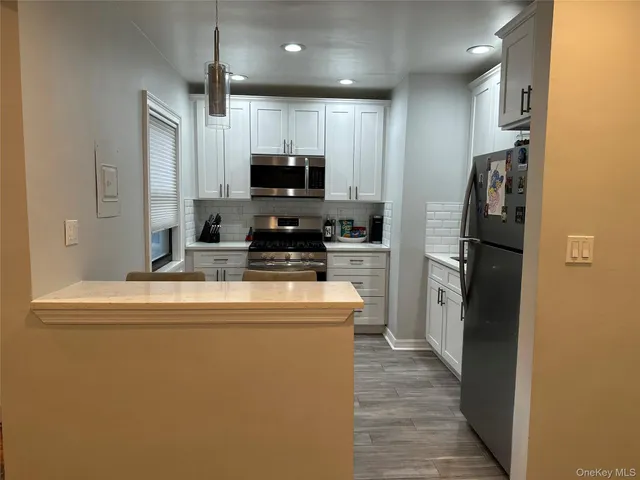 $399,000 | 91 Tulip Avenue, Unit E2, Floral Park, NY 11001