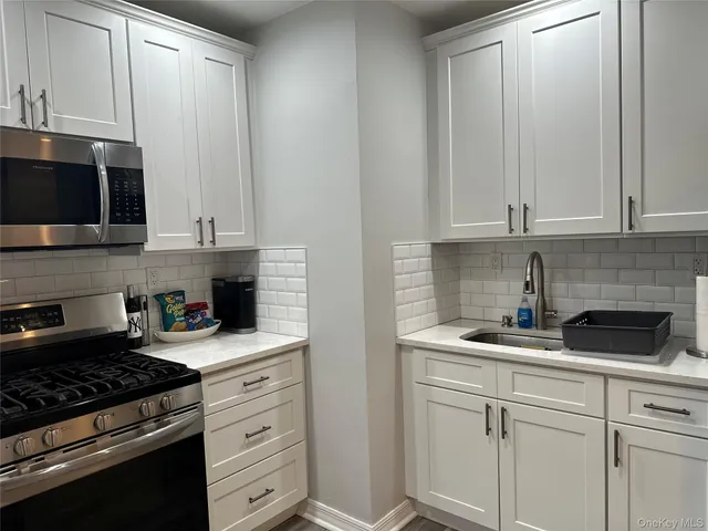 $399,000 | 91 Tulip Avenue, Unit E2, Floral Park, NY 11001