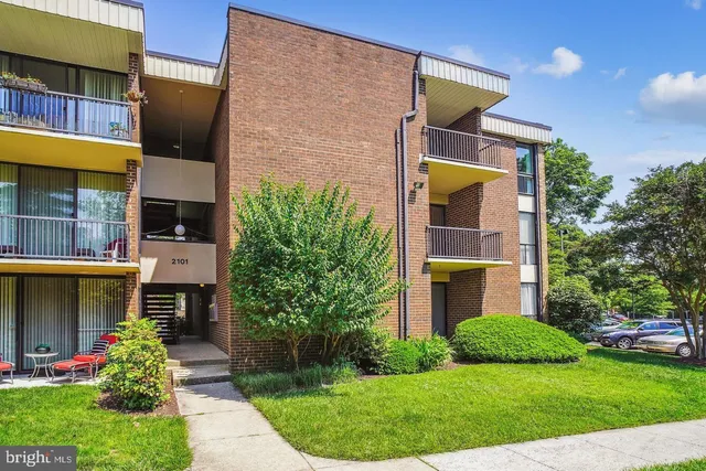 $164,900 | 2101 Walsh View Terrace, Unit 17103, Silver Spring, MD 20902