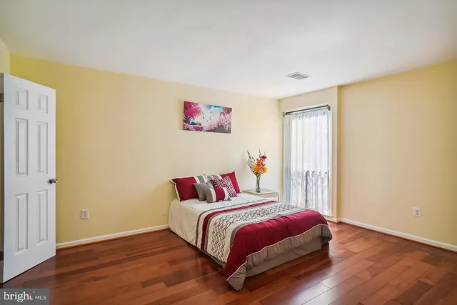 $164,900 | 2101 Walsh View Terrace, Unit 17103, Silver Spring, MD 20902