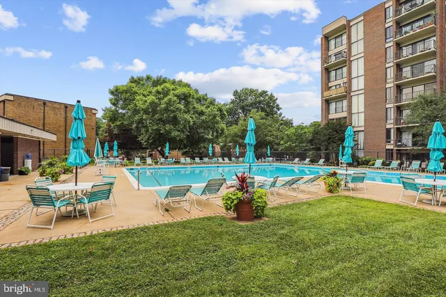 $164,900 | 2101 Walsh View Terrace, Unit 17103, Silver Spring, MD 20902
