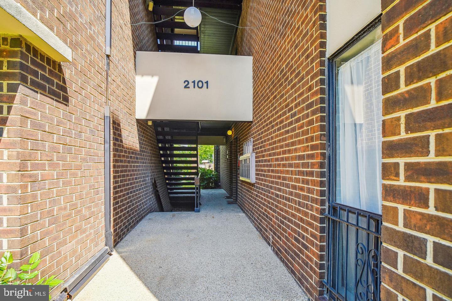 2101 Walsh View Terrace, Unit 17103 Silver Spring, MD 20902 - Photo 4 of 30