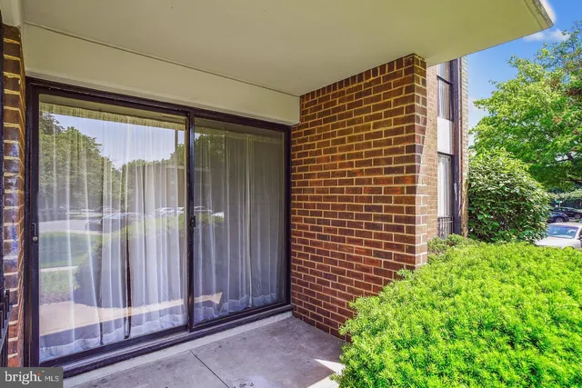 $164,900 | 2101 Walsh View Terrace, Unit 17103, Silver Spring, MD 20902