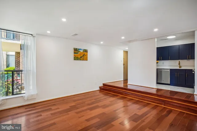 $164,900 | 2101 Walsh View Terrace, Unit 17103, Silver Spring, MD 20902