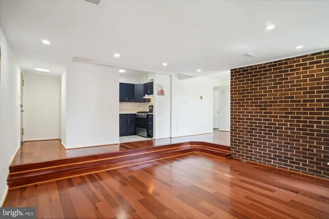 $164,900 | 2101 Walsh View Terrace, Unit 17103, Silver Spring, MD 20902