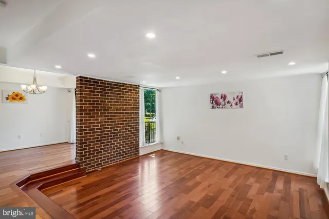 $164,900 | 2101 Walsh View Terrace, Unit 17103, Silver Spring, MD 20902