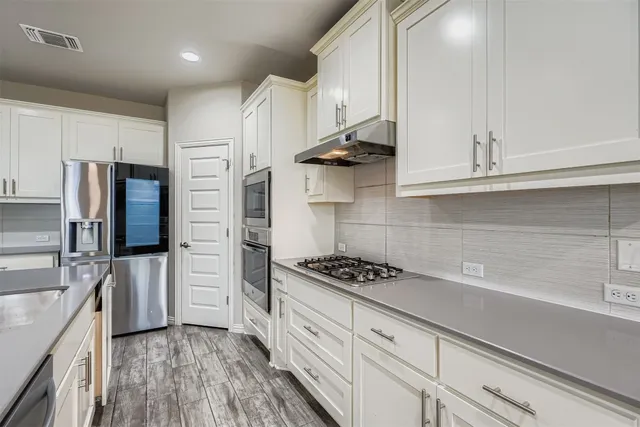 $2,950 | 8800 Sikes Way, Austin, TX 78747