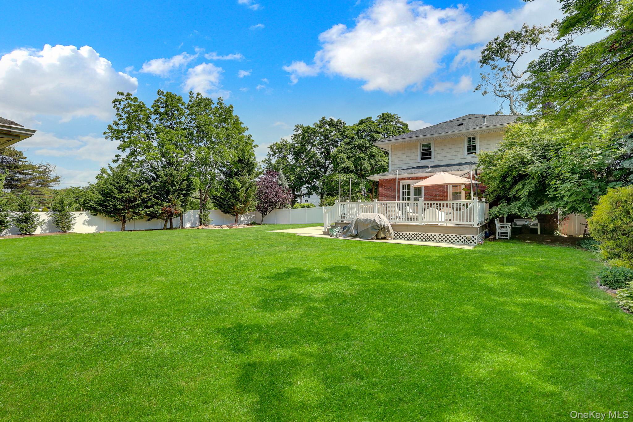 147 Locust Avenue Babylon, NY 11702 - Photo 30 of 31