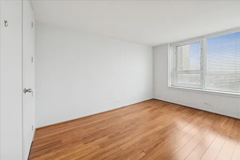 $239,900 | 2728 North Hampden Court, Unit 910, Chicago, IL 60614