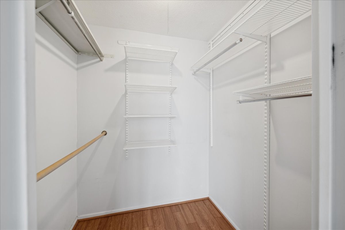 2728 North Hampden Court, Unit 910 Chicago, IL 60614 - Photo 10 of 15 a view of small space