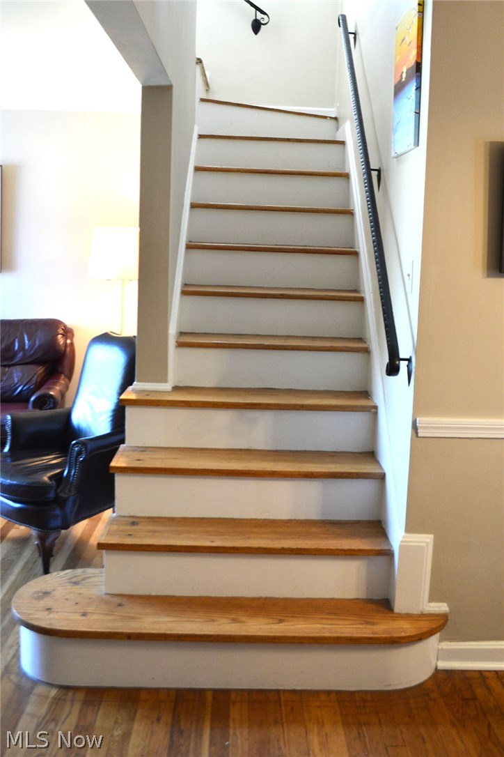 4252 Stilmore Road Cleveland, OH 44121 - Photo 9 of 31