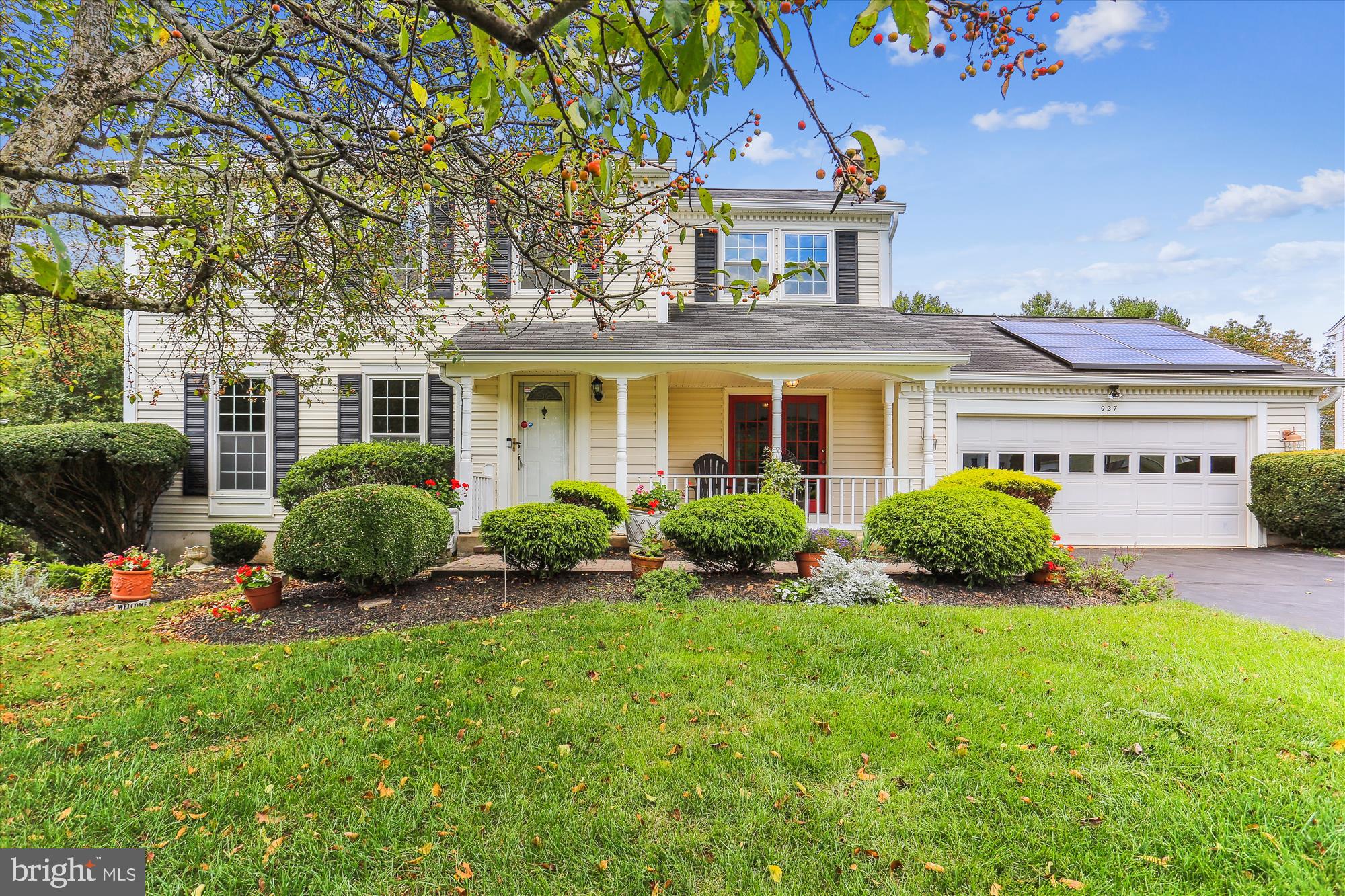 927 Pointer Ridge Drive Gaithersburg, MD 20878 - Photo 2 of 96