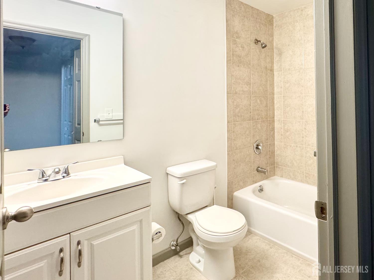 832 Edpas Road New Brunswick, NJ 08901 - Photo 11 of 15 Gallery Image 11