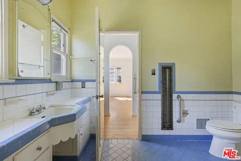 $999,000 | 2105 Ames Street, Los Angeles, CA 90027